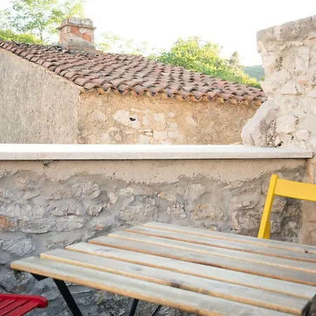 Appartamento Kuca Za Odmor Bluzovi Cres